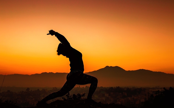 Yoga dapat meredakan kecemasan. (Foto: Pixabay/gorkhe1980)
