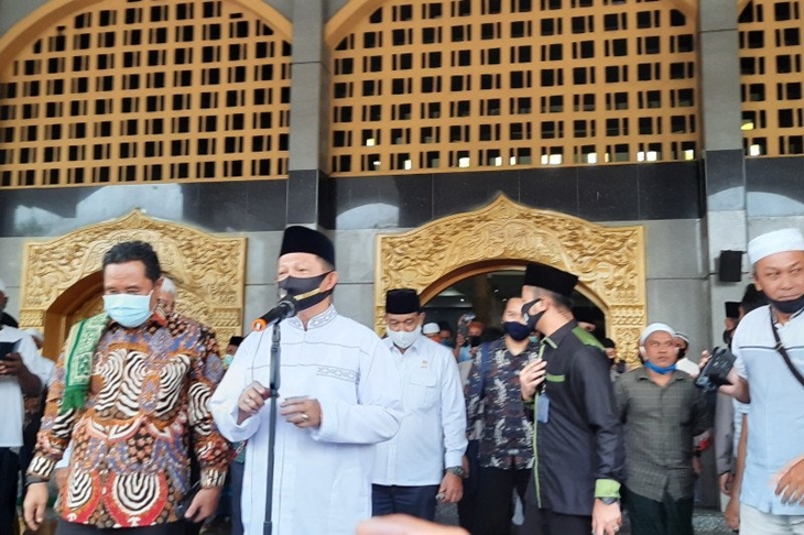 Menteri Dalam Negeri Tito Karnavian di Ambon, Jumat (24/7/2020) melakukan klarifikasi pernyataan terkait penanganan jenazah COVID-19 dalam kegiatan webinar FKUB. ANTARA/Penina Fiolana