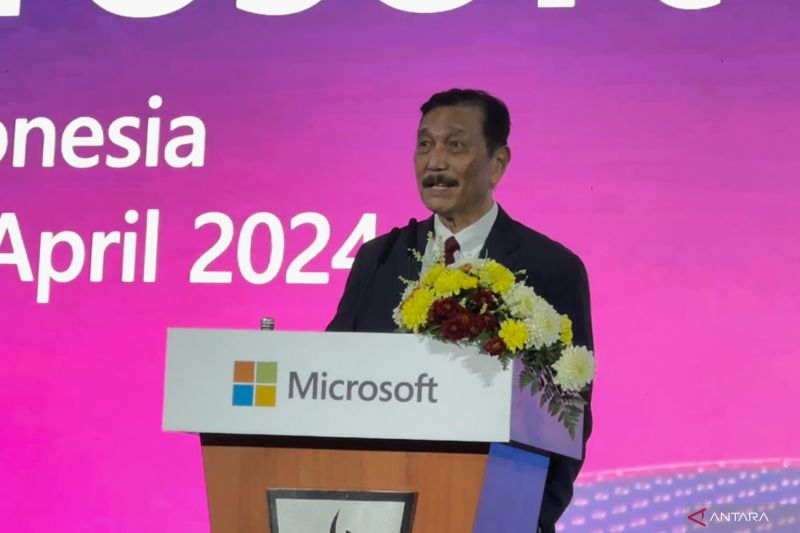 Luhut Janjikan Microsoft Tak akan Menyesal Investasi di Indonesia