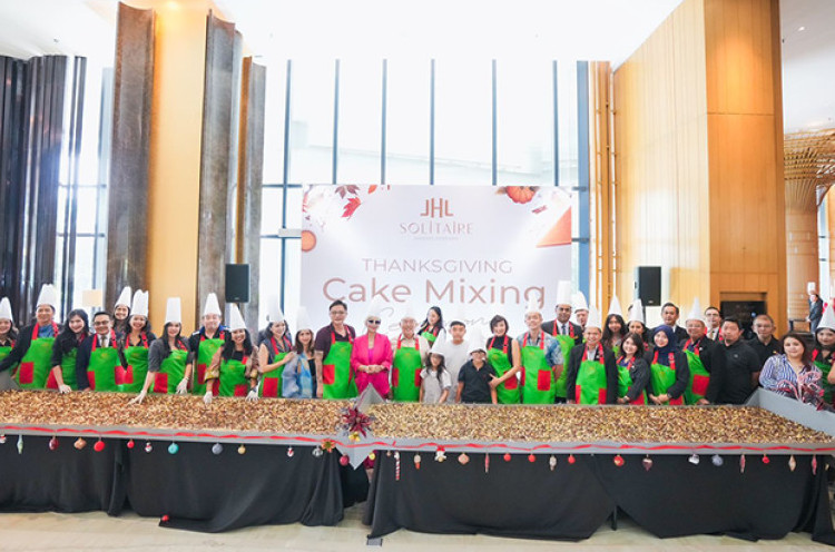 Hotel JHL Solitaire Gading Serpong Buka Perayaan Akhir Tahun dengan Cake Mixing Ceremony