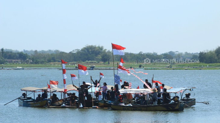 Tingkatkan Rasa Nasionalisme, Nelayan Cengklik Gelar Upacara Unik