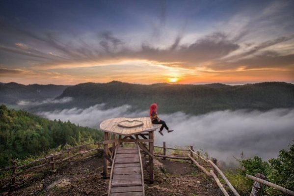 Spot Wisata Alam untuk Melihat Sunrise Terbaik di Indonesia 