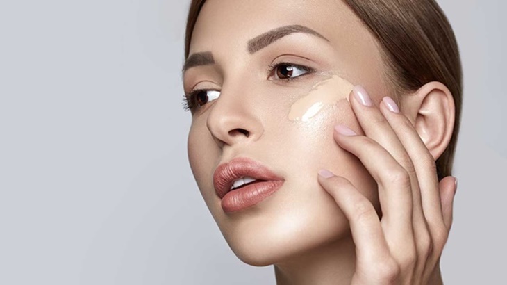 Kulit Sensitif? Perhatikan Aturan Make-Up Berikut Agar Tidak Iritasi