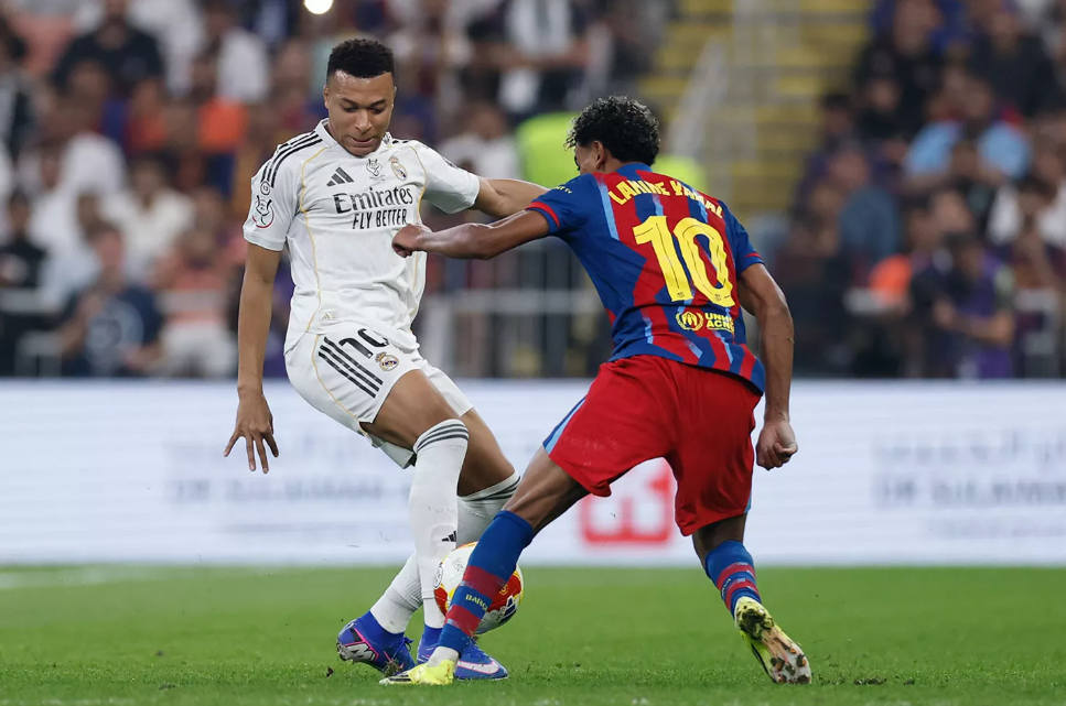 Kalah Lagi dari Barcelona, Sikap Kylian Mbappe di Final Piala Super Spanyol Picu Kontroversi