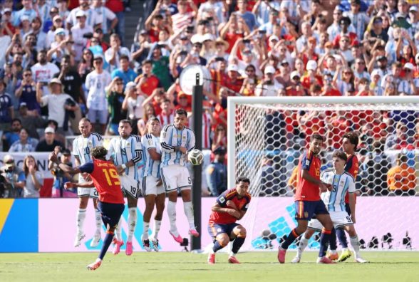 Dominasi Gila Spanyol Bikin Argentina Mati Kutu, Akurasi Operan 'Final Third' Tembus 81 Persen