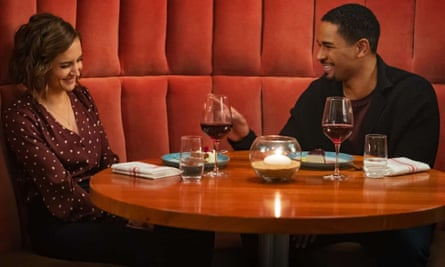 Film Netflix 'Love, Guaranteed' Sindir Fenomena 'Online Dating' di Kalangan Gen Z 