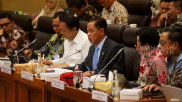 Raker Menteri Lingkungan Hidup dengan Komisi XII DPR Bahas Daerah Aliran Sungai (DAS) Pulau Sumatera