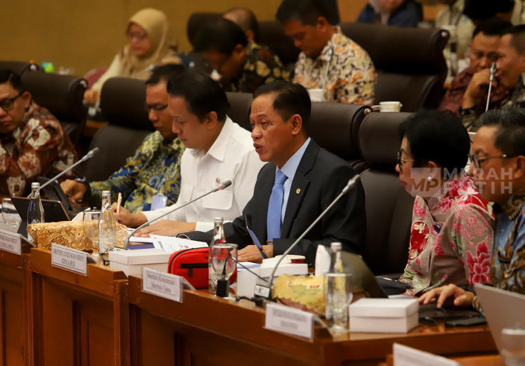 Raker Menteri Lingkungan Hidup dengan Komisi XII DPR Bahas Daerah Aliran Sungai (DAS) Pulau Sumatera