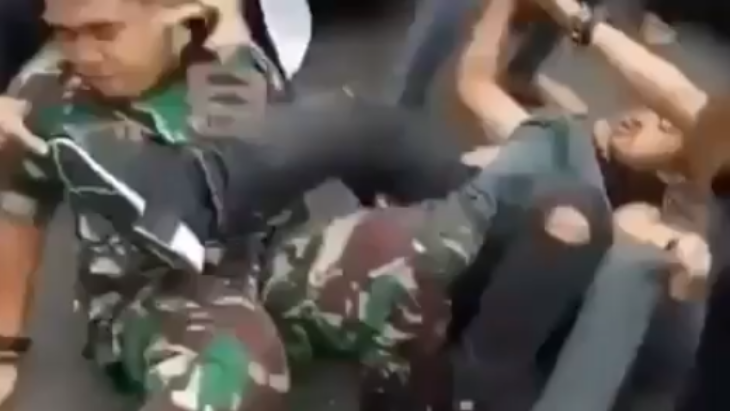 Pemuda yang Pukul Tentara Ternyata Keluarga TNI AL