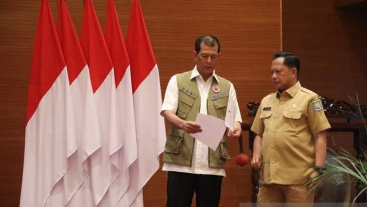 Mendagri Tito Karnavian bersama Kepala BNPB Doni Monardo