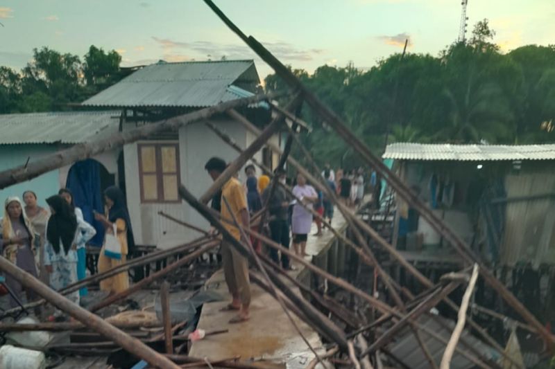 Ratusan Rumah di Kepri Rusak Terdampak Angin Puting Beliung