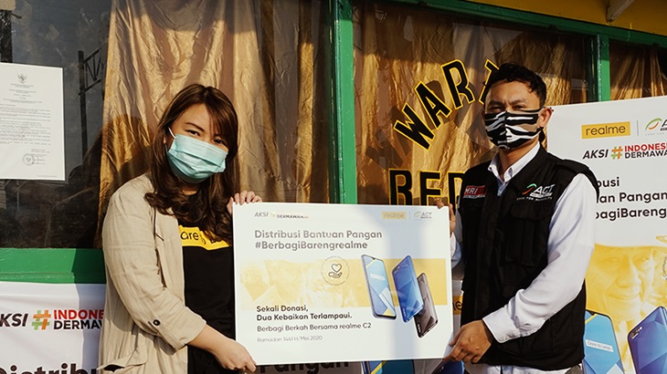 Beli Ponsel Sekaligus Berbagi di Tengah Pandemi