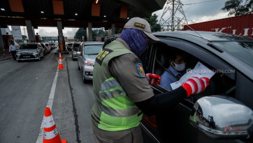 Penyekatan Arus Balik Mudik Ke Jakarta di Gerbang Tol Cikupa Tangerang