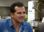John Leguizamo Menyesal Tolak Tawaran Peran 'Mr & Mrs. Smith'
