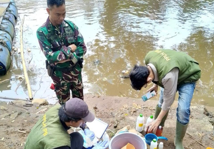 Pemprov DKI Klaim Jumlah Sungai Tercemar Berat di Jakarta Turun Signifikan