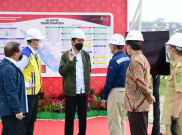 Jokowi Tinjau Proyek Tol Pekanbaru-Padang Seksi Bangkinang