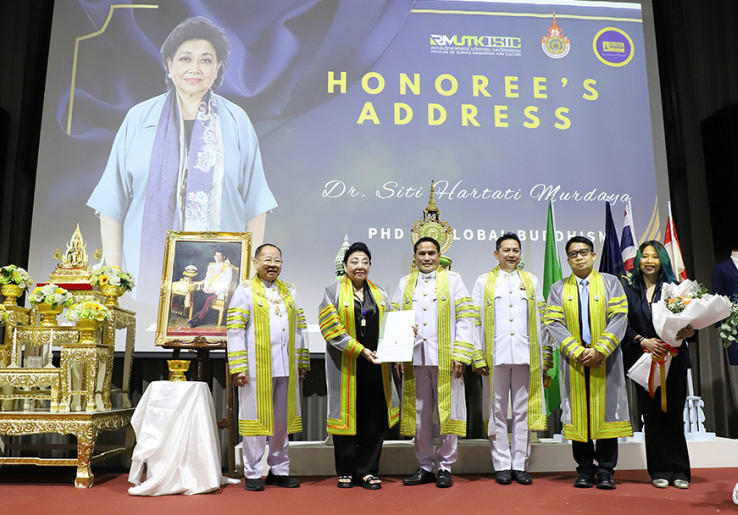 Siti Hartati Murdaya Terima Gelar Doktor Honoris Causa Bidang Global Buddhism dari RMUTK, Punya Kontribusi Besar dalam Kerukunan Antarumat dan Kemanusiaan