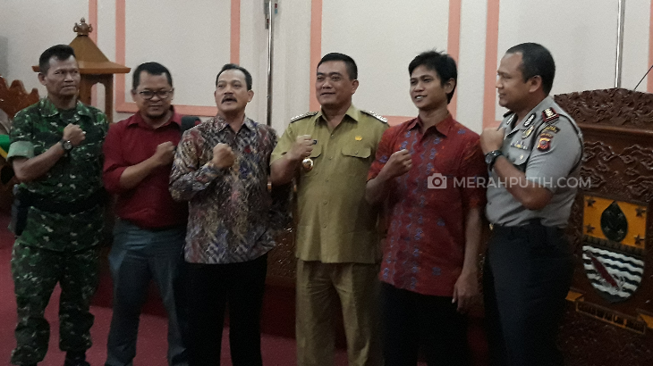Pemkot Cirebon dan Panwaslu Tanda Tangan NPHD
