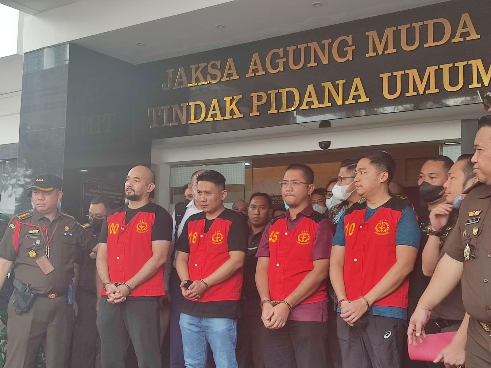 7 Perwira Polisi Tersangka Obstruction of Justice di Kasus Brigadir J Ditampilkan ke Publik
