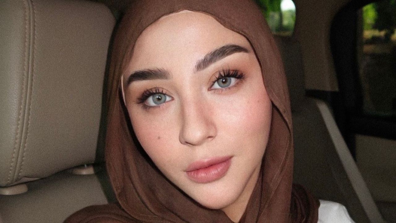Tutorial Bold Makeup Look Ala Margin Winaya
