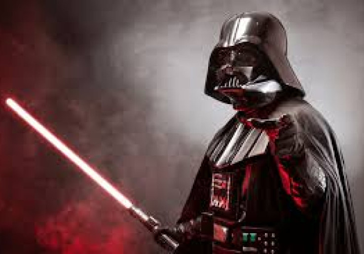 Lightsaber ikonis Darth Vader Terjual Rp 59 Miliar dalam Lelang