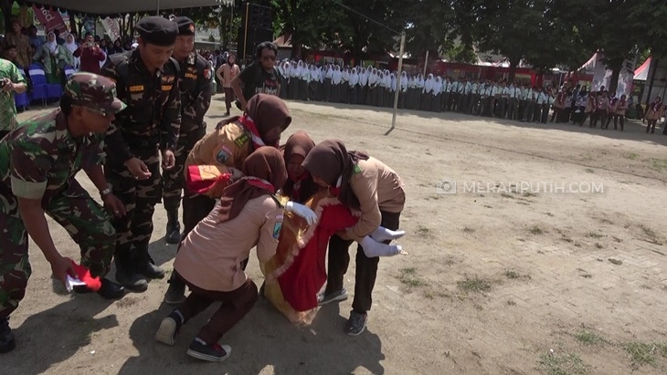 Empat Peserta Festival Bawean Pingsan Akibat Cuaca Ekstrem