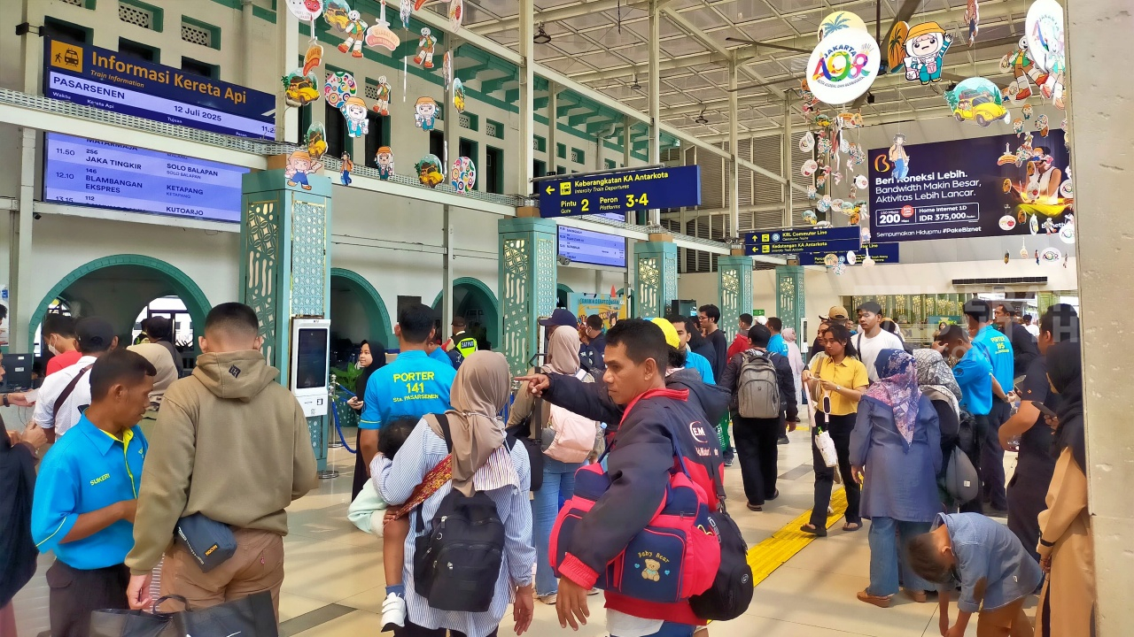 Diskon Gede-gedean, Tiket Kereta Api Promo HUT ke-80 RI Diserbu Ribuan Penumpang