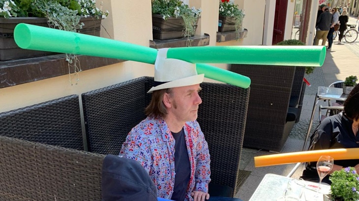 Tyrolean, Topi Unik Penjaga Jarak Aman