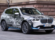Seniman Jerman Jadikan BMW iX1 sebagai Kanvas untuk Lukisannya