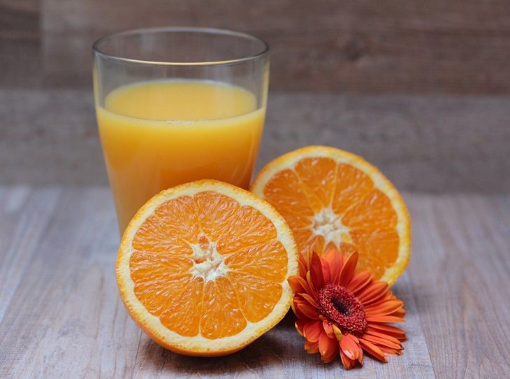 Jus jeruk terkait dengan masalah kesehatan pada pencernaan dan sistem pernafasan. (Foto: Pixabay/pixel2013)