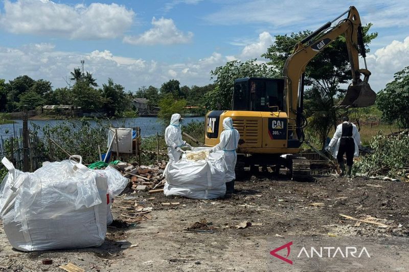 Ngerinya! Ternyata Paparan Radiasi Juga Ditemukan di Sepatu Kets Asal Indonesia oleh Bea Cukai Belanda