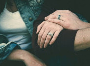 Serunya Punya Pacar Seumuran