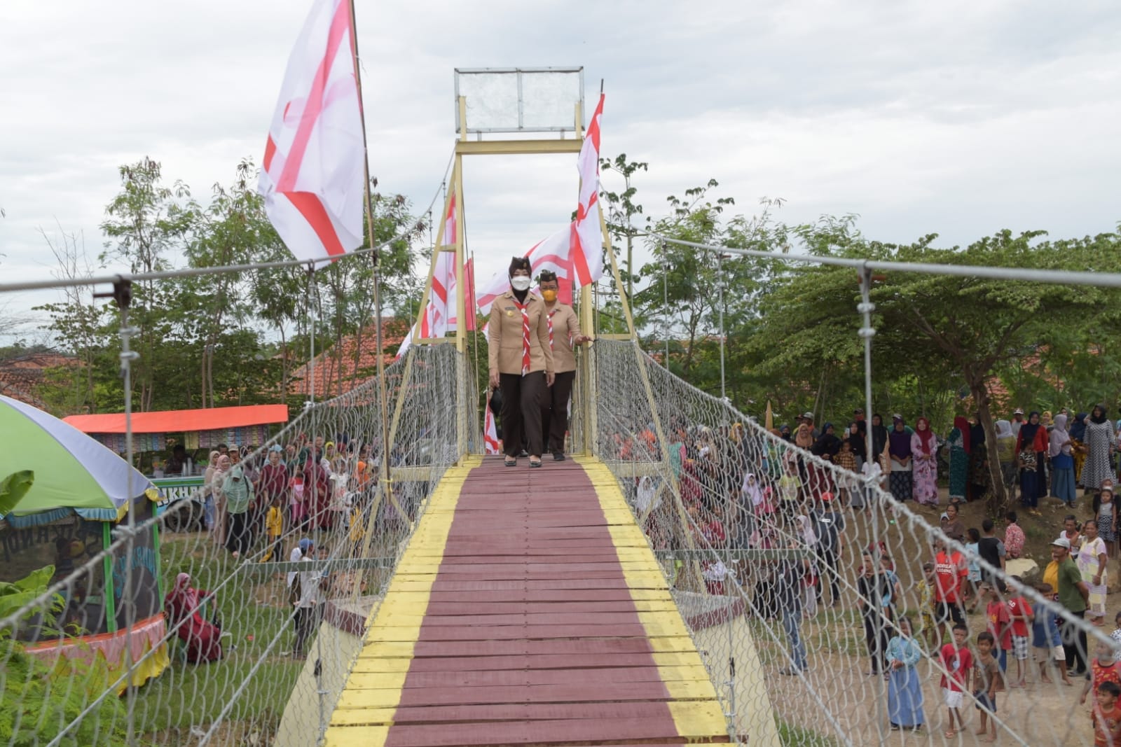 Pembangunan Jembatan Gantung Pramuka Pecahkan Dua Rekor Muri