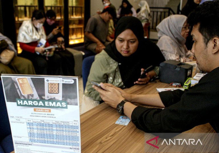 Harga Emas 10 Oktober 2025: Antam Meroket Cetak Rekor Harga Tertinggi, UBS Stagnan Rp 2,35 Juta per Gram