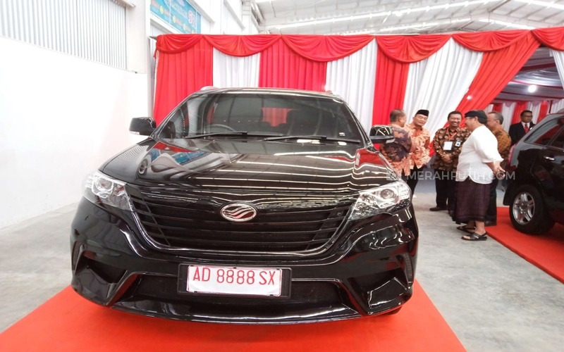 [HOAKS atau FAKTA} Mobil Esemka Berbahan Kayu