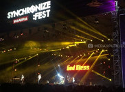 God Bless Ajak Penonton Synchronize Fest 2018 Bernostalgia