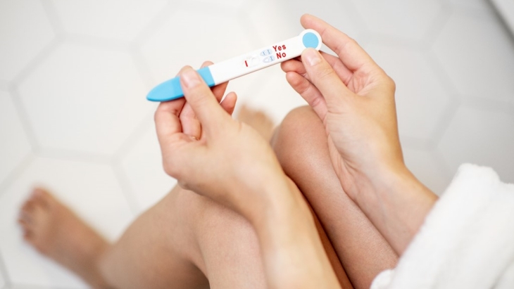 Salah satu penyebab perempuan tak menyadari kehamilannya adalah stres. (Foto: 123RF/Olena Kachmar)