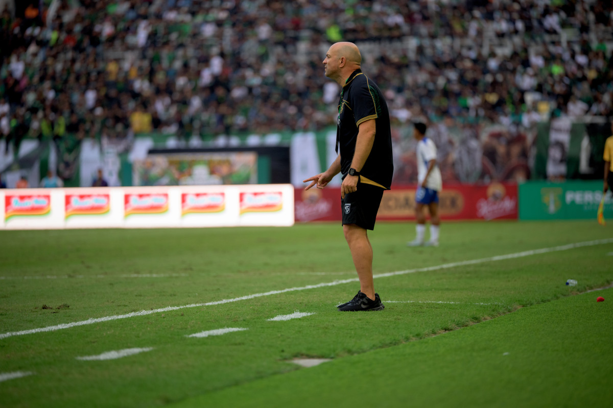 Hasil Imbang 2-2 Vs PSIS Menyisakan PR bagi Pelatih Persebaya Bernardo Tavares