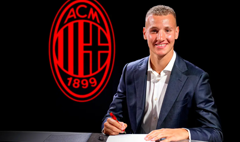 Bocah Ajaib Pemecah Rekor Serie A Tetap Bersama AC Milan Usai Klausul Kontrak Diaktifkan