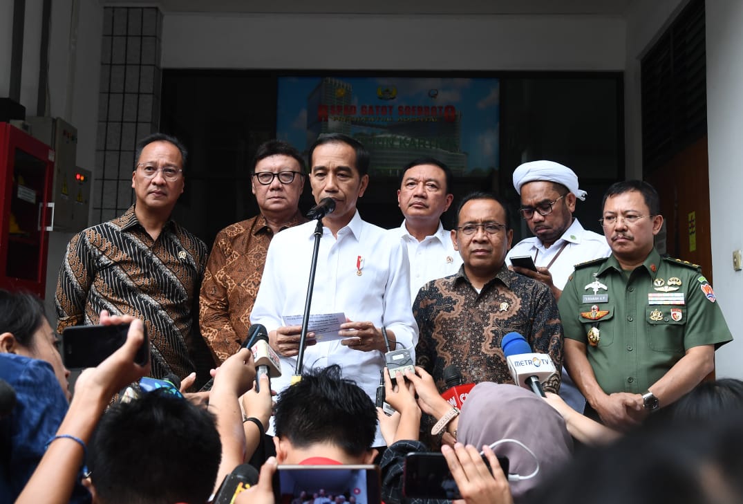 Perintah Jokowi untuk Kapolri Setelah Peristiwa Penusukan Wiranto