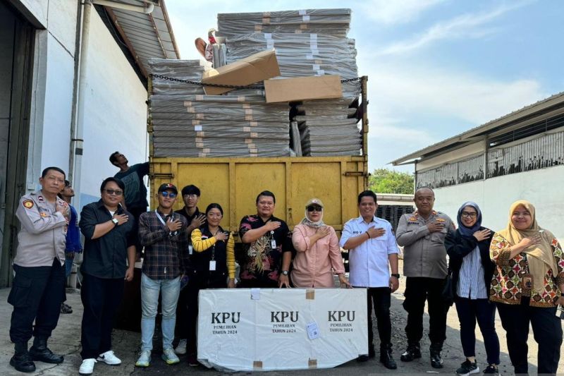 KPU DKI Mulai Salurkan Logistik Pilkada Jakarta 2024