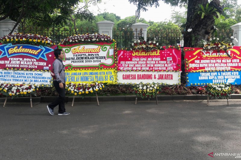 Karangan bunga untuk Jokowi-Ma'ruf di Istana Negara