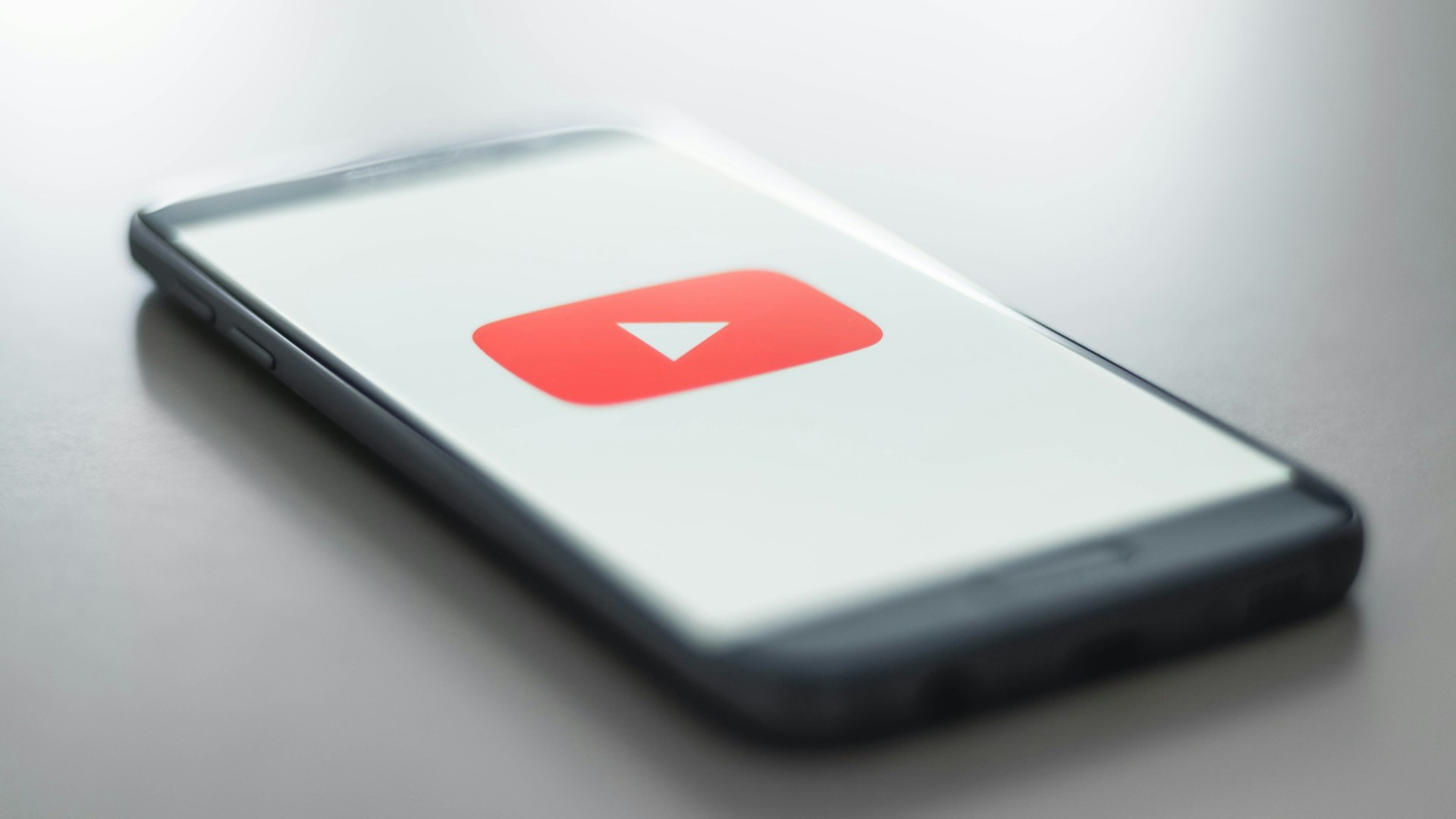 YouTube Kembangkan Alat Deteksi Konten Deepfake Wajah dan Suara