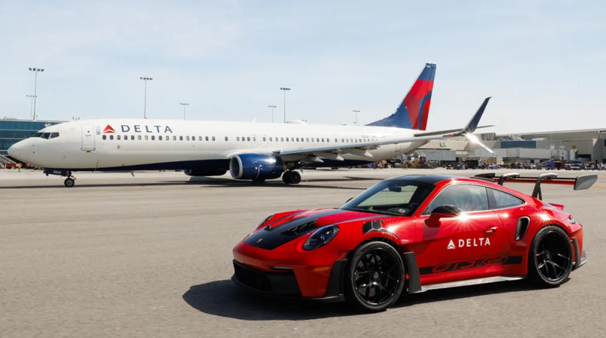 Delta Airlines Jadikan Porsche GT3 RS sebagai Shuttle