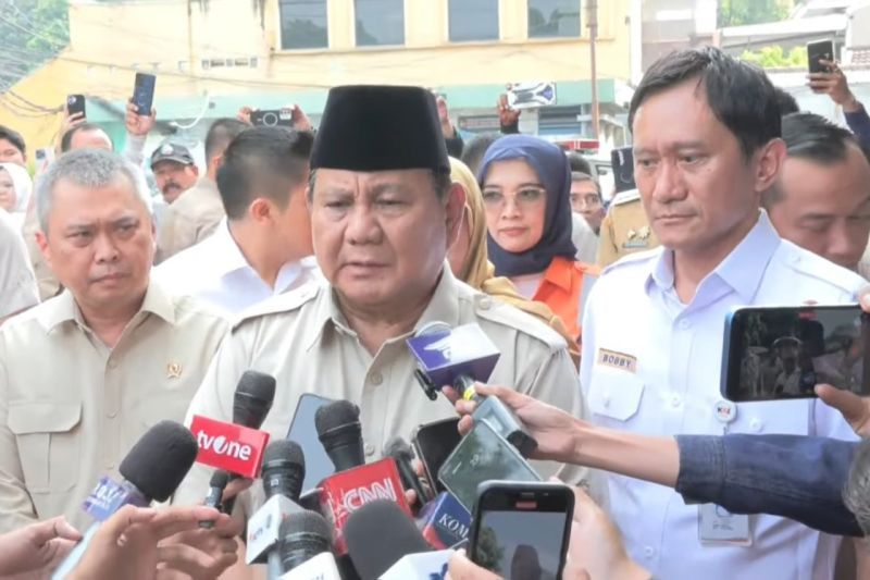 Jenguk Korban Tabrakan Kereta di RSUD Bekasi, Presiden Prabowo Prihatin dan Terkejut