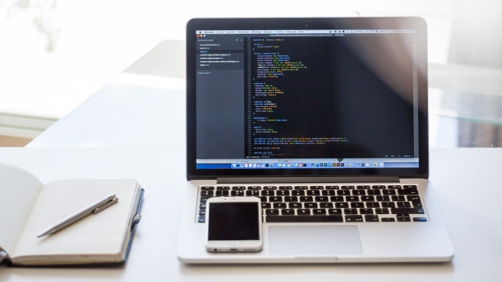 Tetap Produktif Selama #DiRumahAja, Yuk Belajar Jadi Programmer!