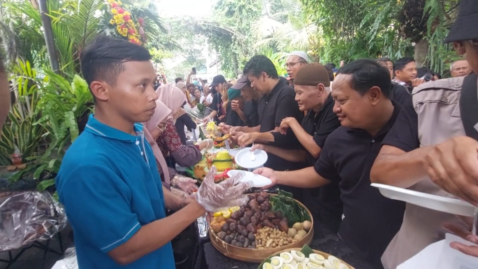 Ulang Tahun ke-64, Jokowi Gelar Syukuran Sederhana bersama Keluarga dan Warga