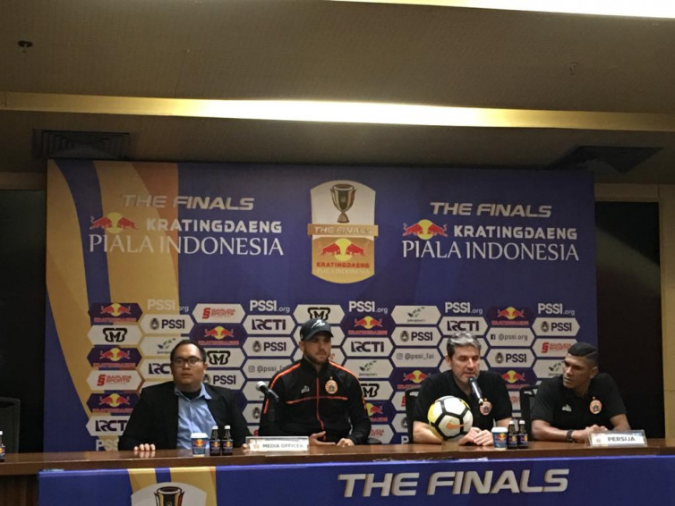 Striker Persija Jakarta, Marko Simic mendampingi Julio Banuelos. (BolaSkor.com/Frengky Aruan)