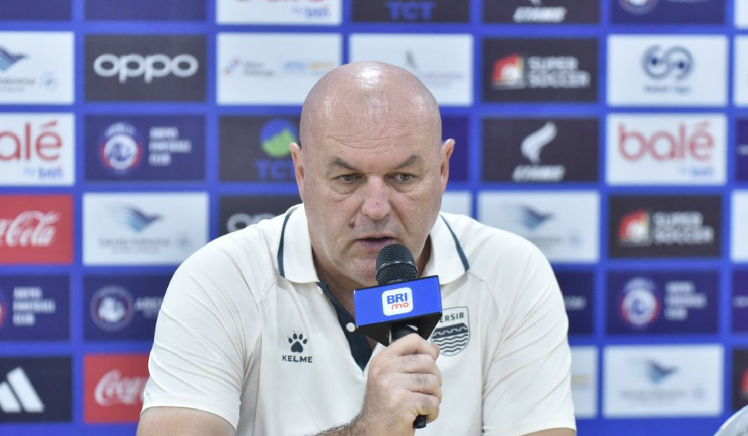 Comeback dengan 10 Pemain, Bojan Hodak Sebut Persib Pantas Menang atas Arema FC