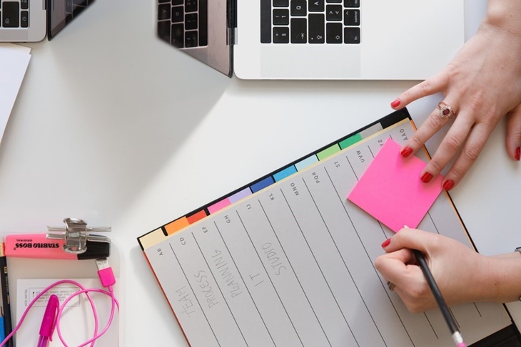 4 Cara Menghadapi Quarter Life Crisis, Mulai dari Self Talk